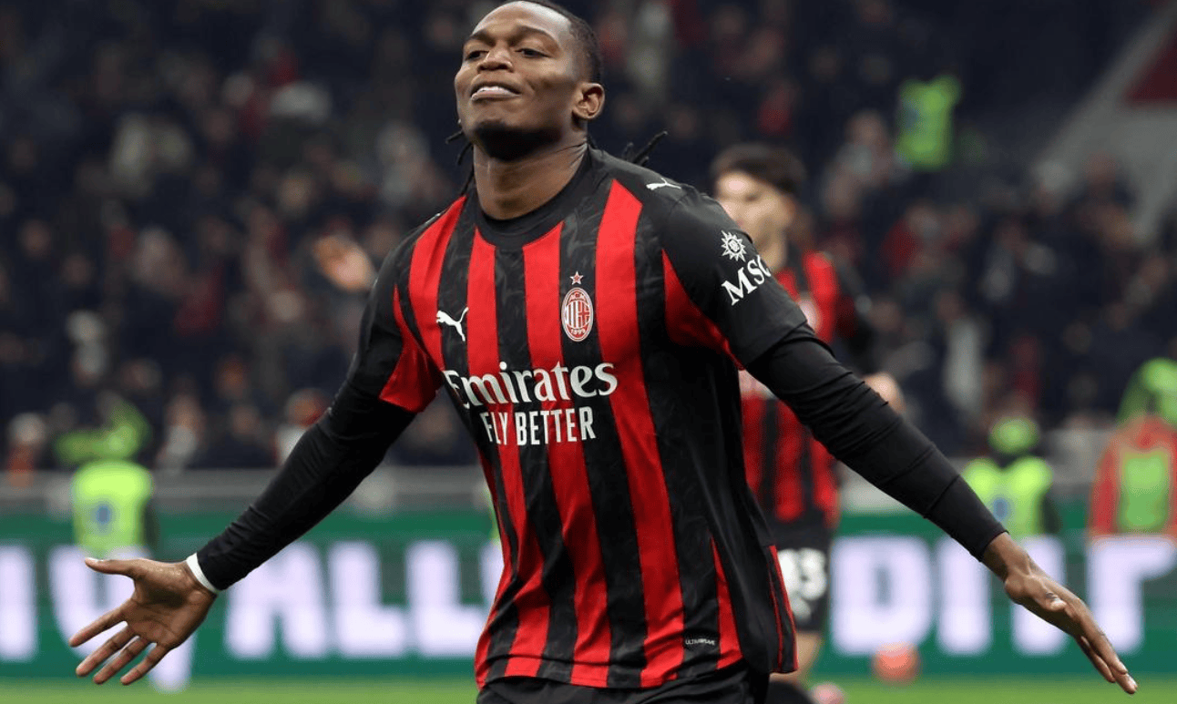 一场1-0让榜首易主，意甲豪强12轮不败，力压罗马登顶